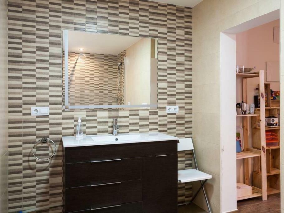 Apartamento En Casa Historica En La Playa บาเลนเซีย ภายนอก รูปภาพ